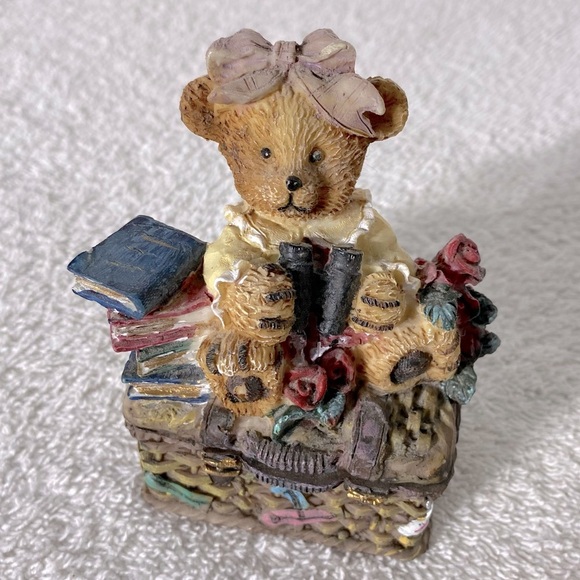 Vintage Charming Bear Figurine with Basket Figurine Trinket Box Collectible - Picture 10 of 10